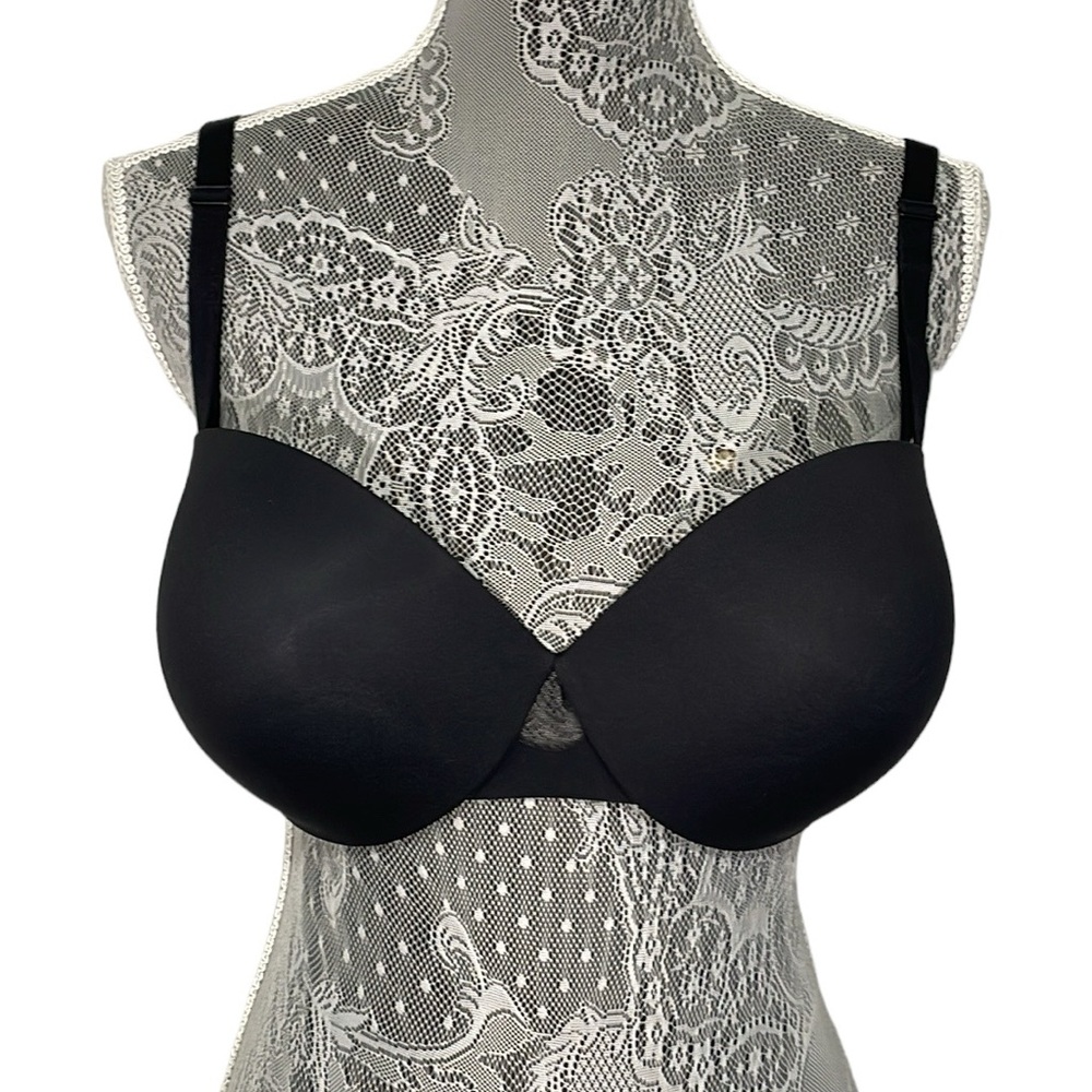 Maidenform‎ size 40D convertible strapless bra.
